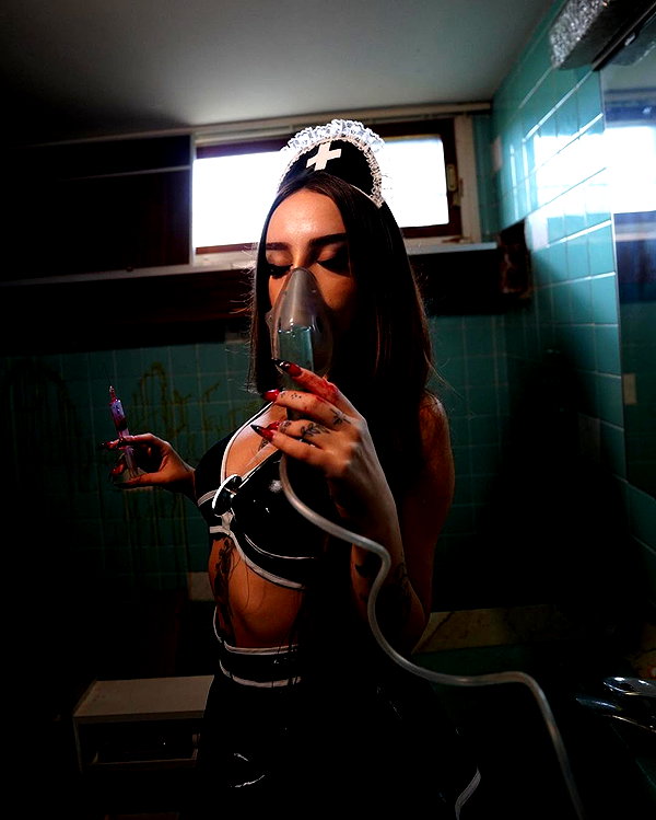 karin_orhov instagram image archive image