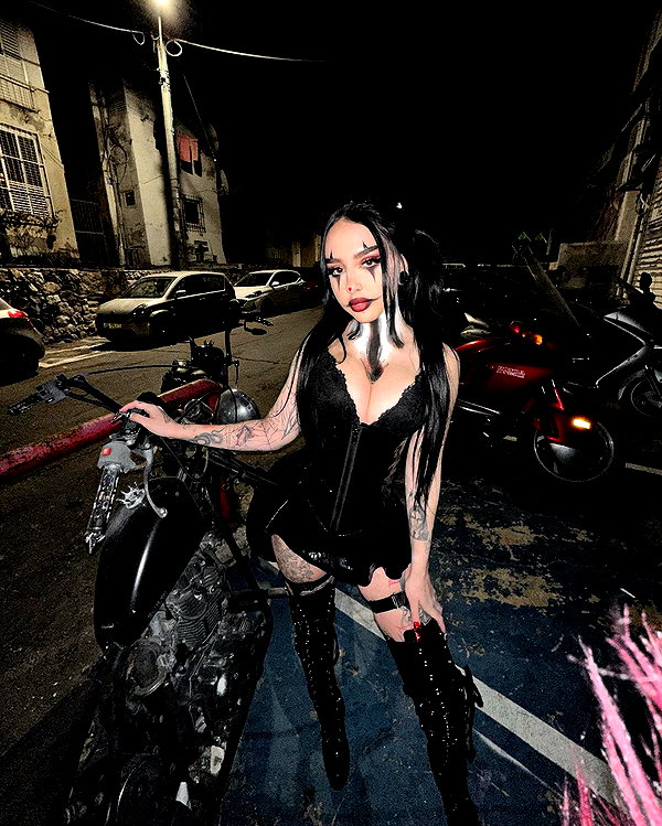 karin_orhov instagram image archive image