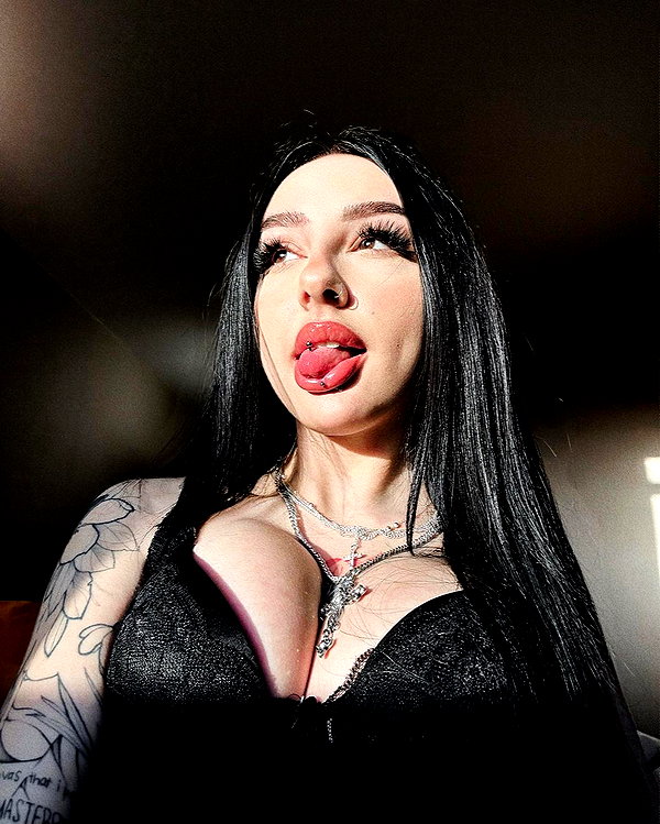 karin_orhov instagram image archive image