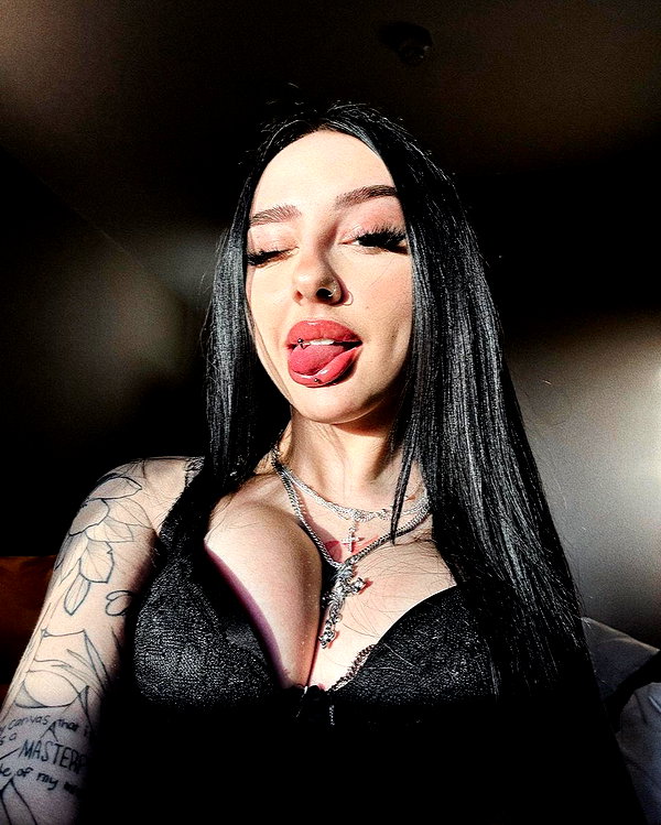 karin_orhov instagram image archive image