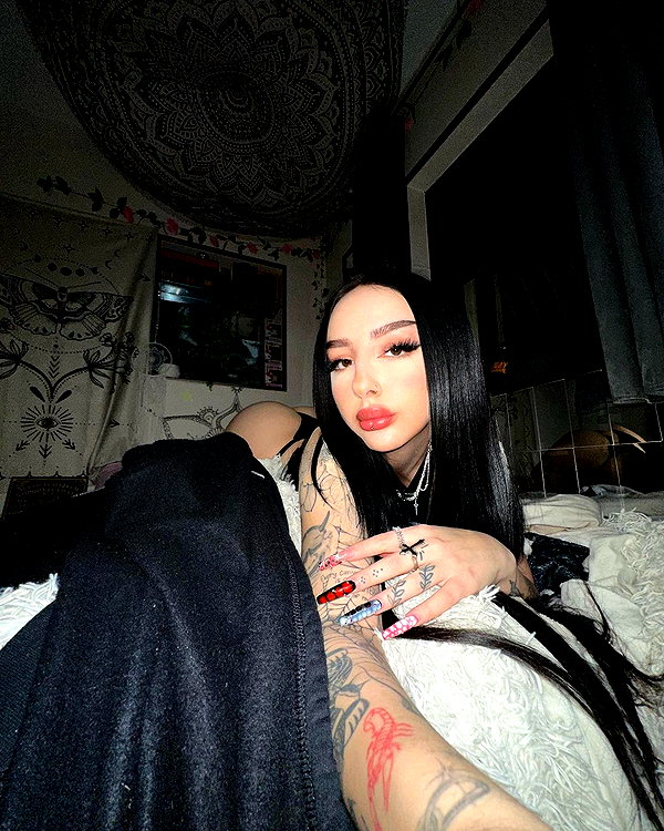 karin_orhov instagram image archive image