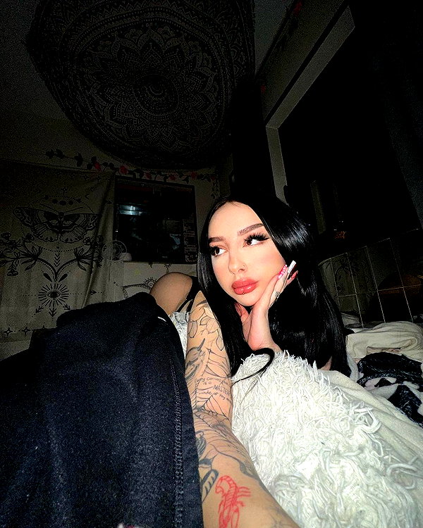 karin_orhov instagram image archive image