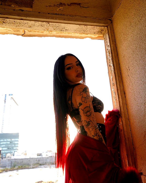 karin_orhov instagram image archive image
