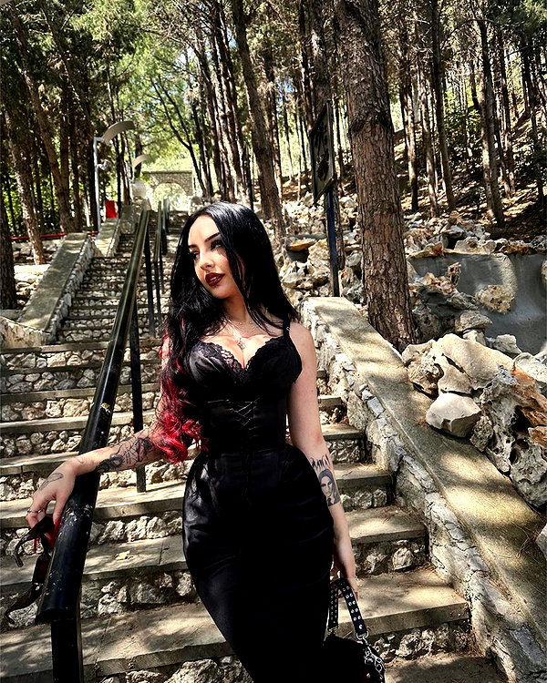 karin_orhov instagram image archive image