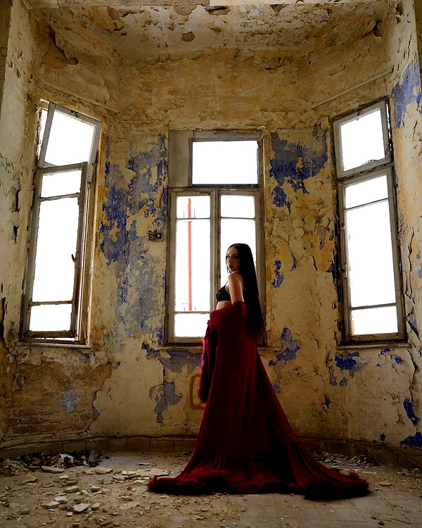karin_orhov instagram image archive image