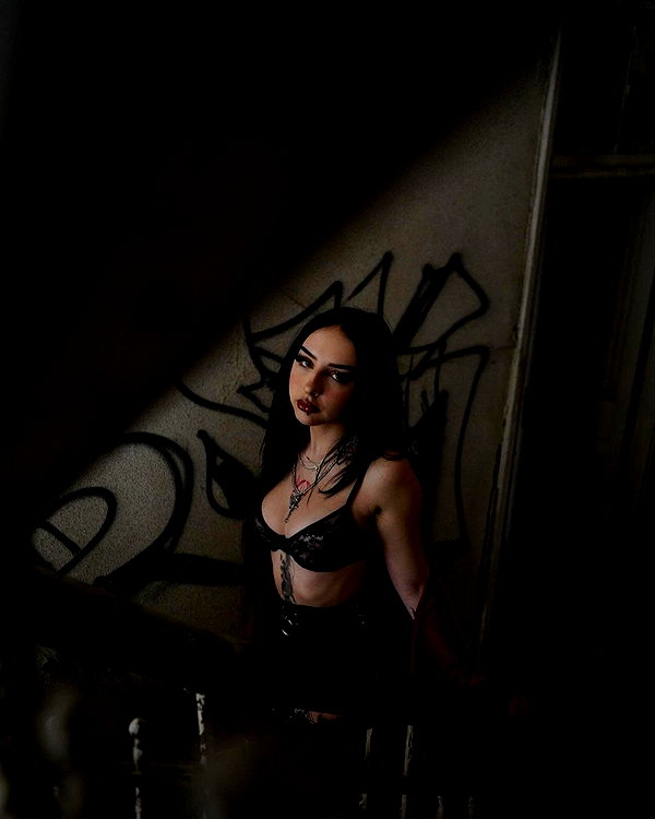 karin_orhov instagram image archive image