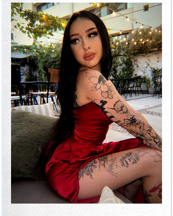 karin_orhov instagram image archive image