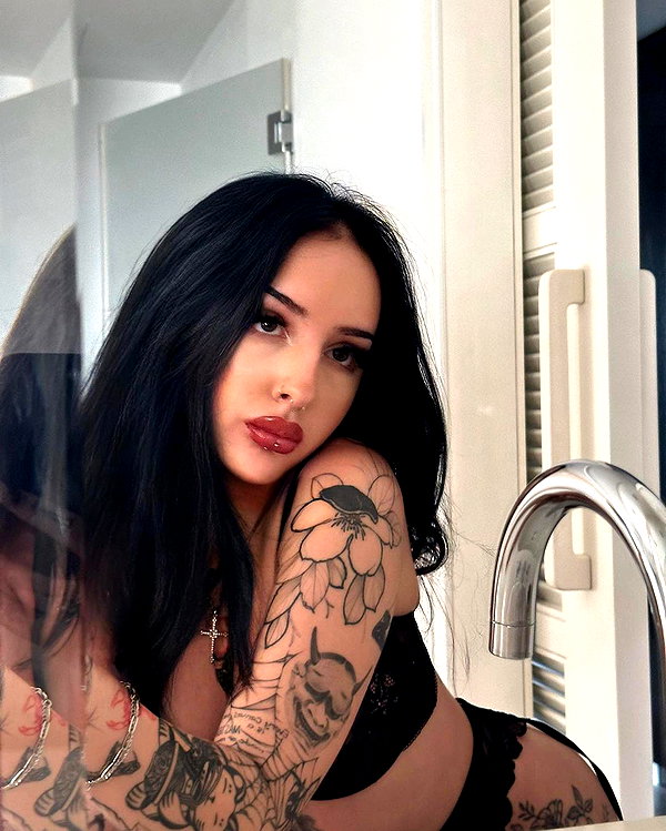 karin_orhov instagram image archive image