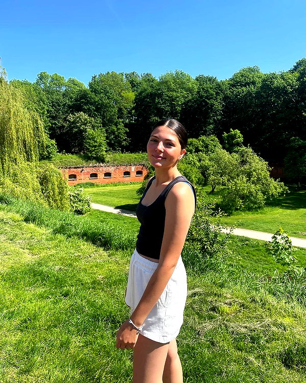 lian.gur instagram image archive image