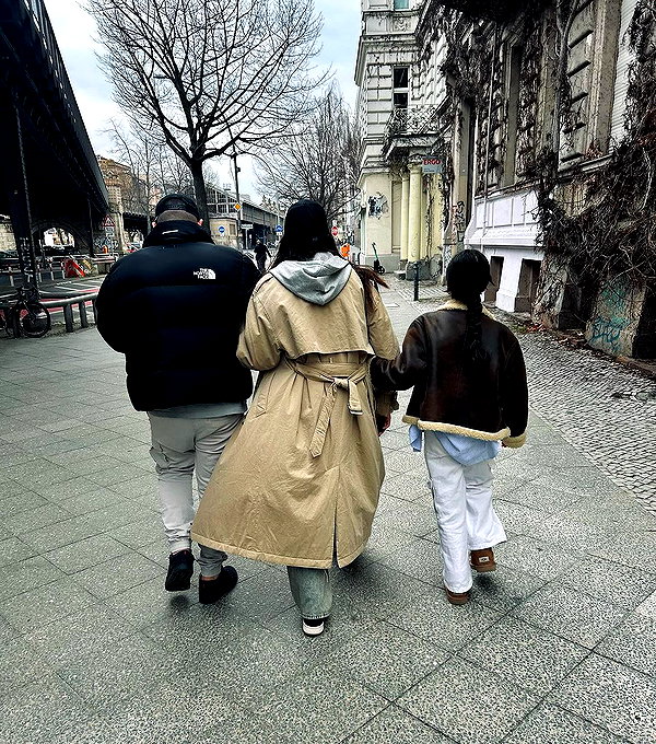 lian.gur instagram image archive image