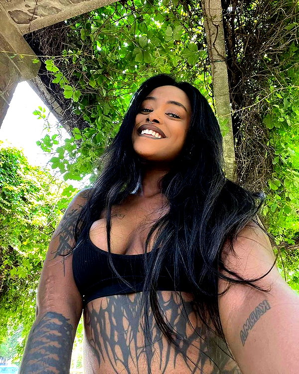 liiuuar instagram image archive image