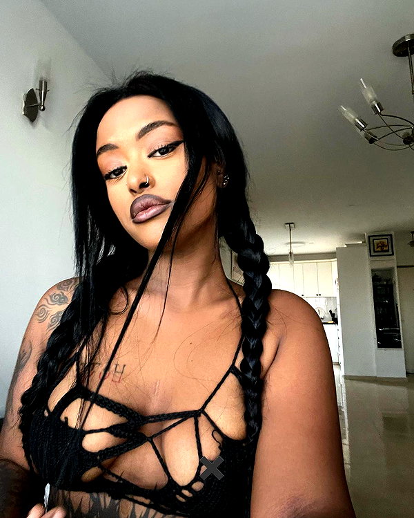 liiuuar instagram image archive image