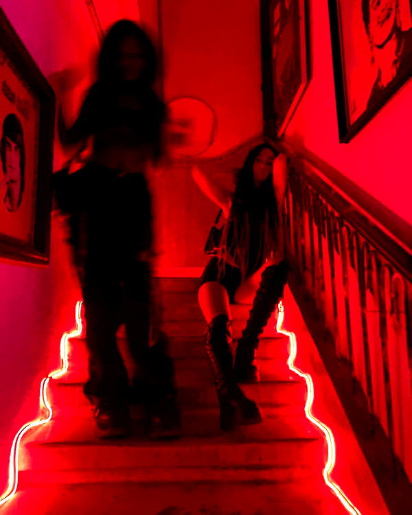 liiuuar instagram image archive image