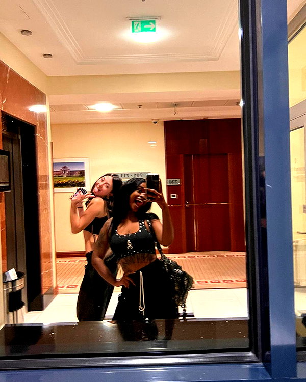 liiuuar instagram image archive image