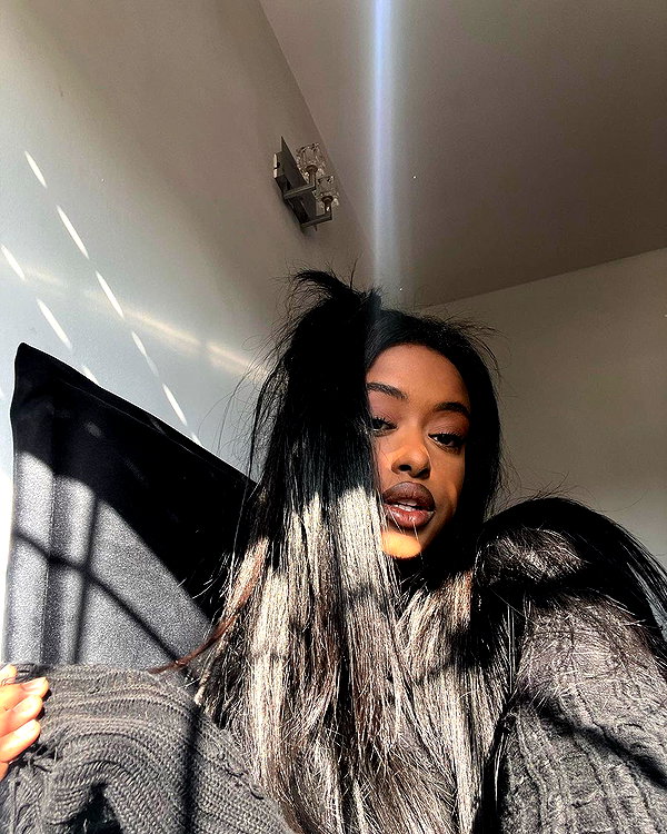 liiuuar instagram image archive image