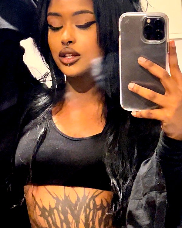 liiuuar instagram image archive image