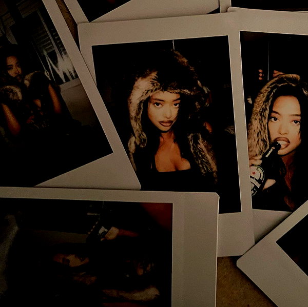 liiuuar instagram image archive image