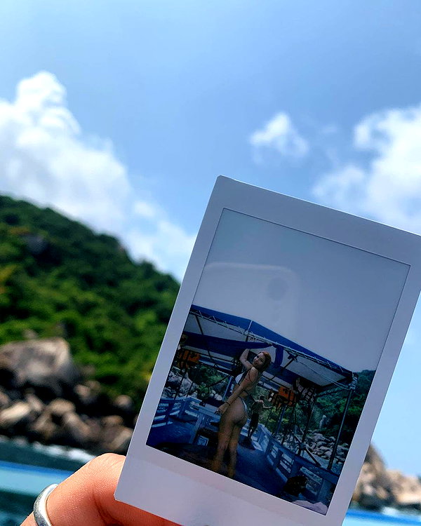 liori_hen instagram image archive image