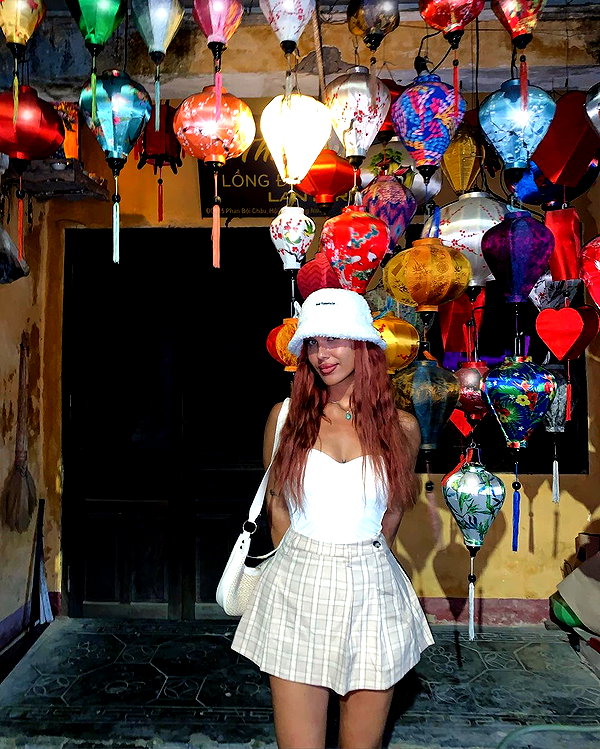 liori_hen instagram image archive image