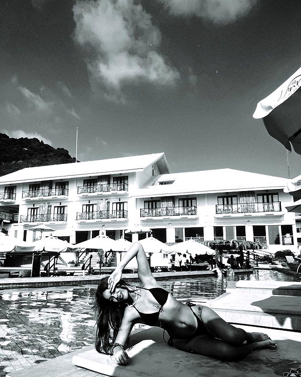 liori_hen instagram image archive image