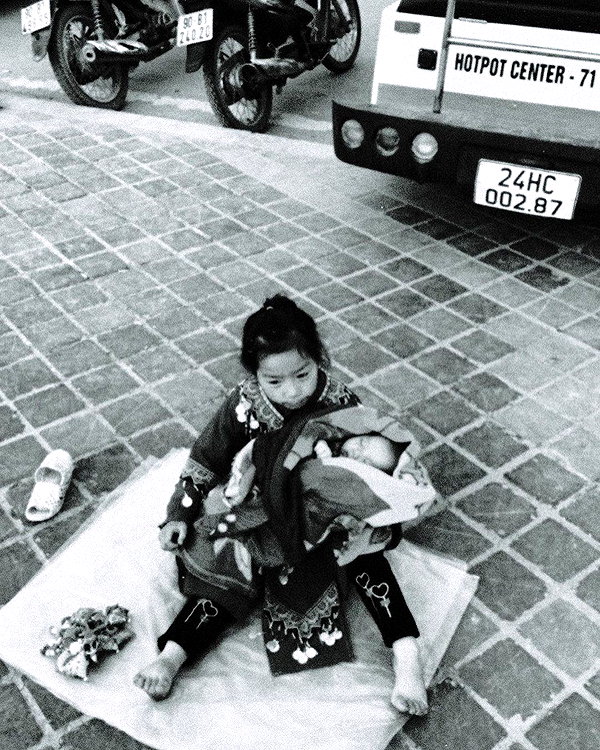liori_hen instagram image archive image