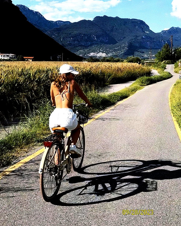 roni_ackerman instagram image archive image