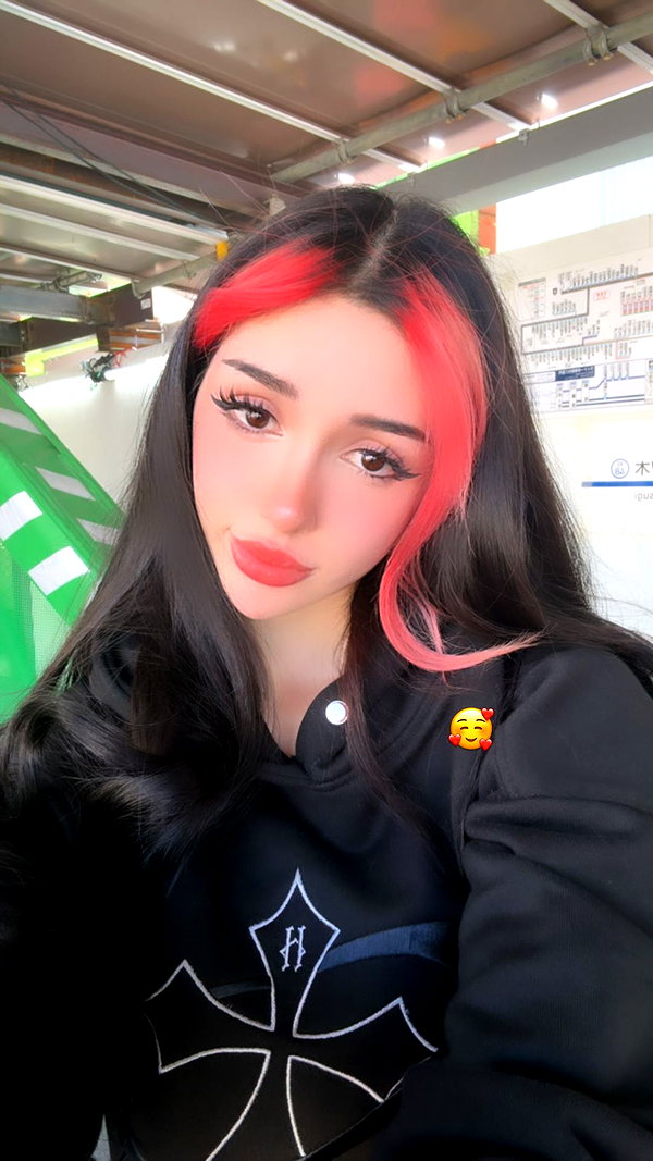 alyri_tv instagram image archive image