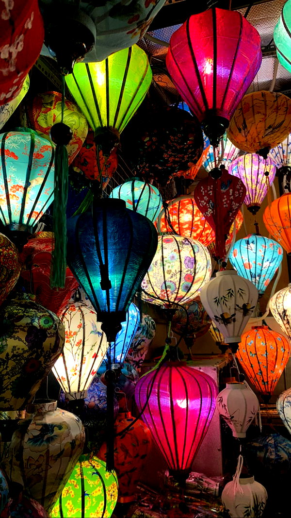 liori_hen liori_hen archive image