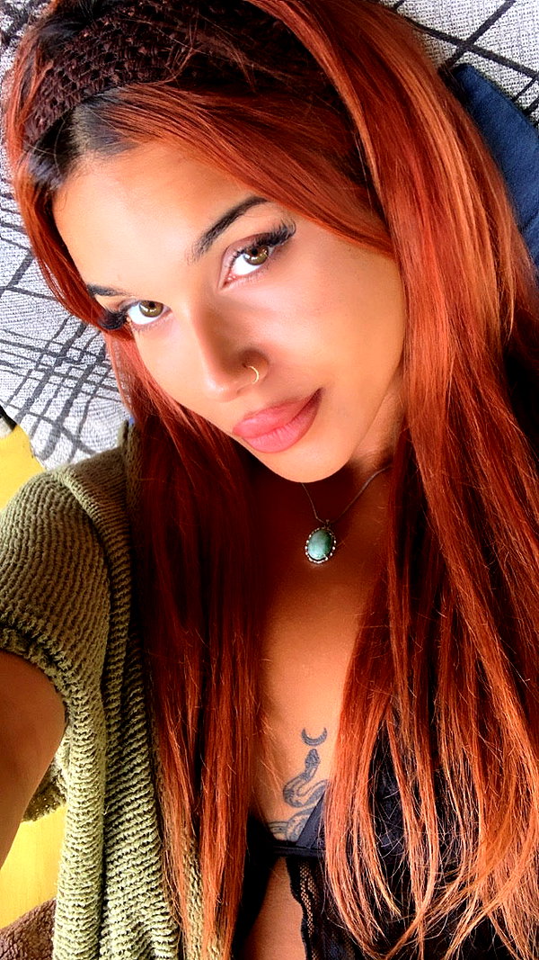 liori_hen liori_hen archive image