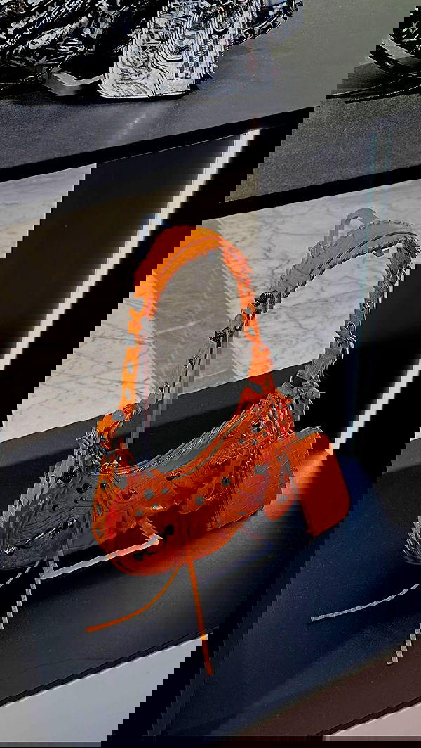 roni.benshushan roni.benshushan archive image