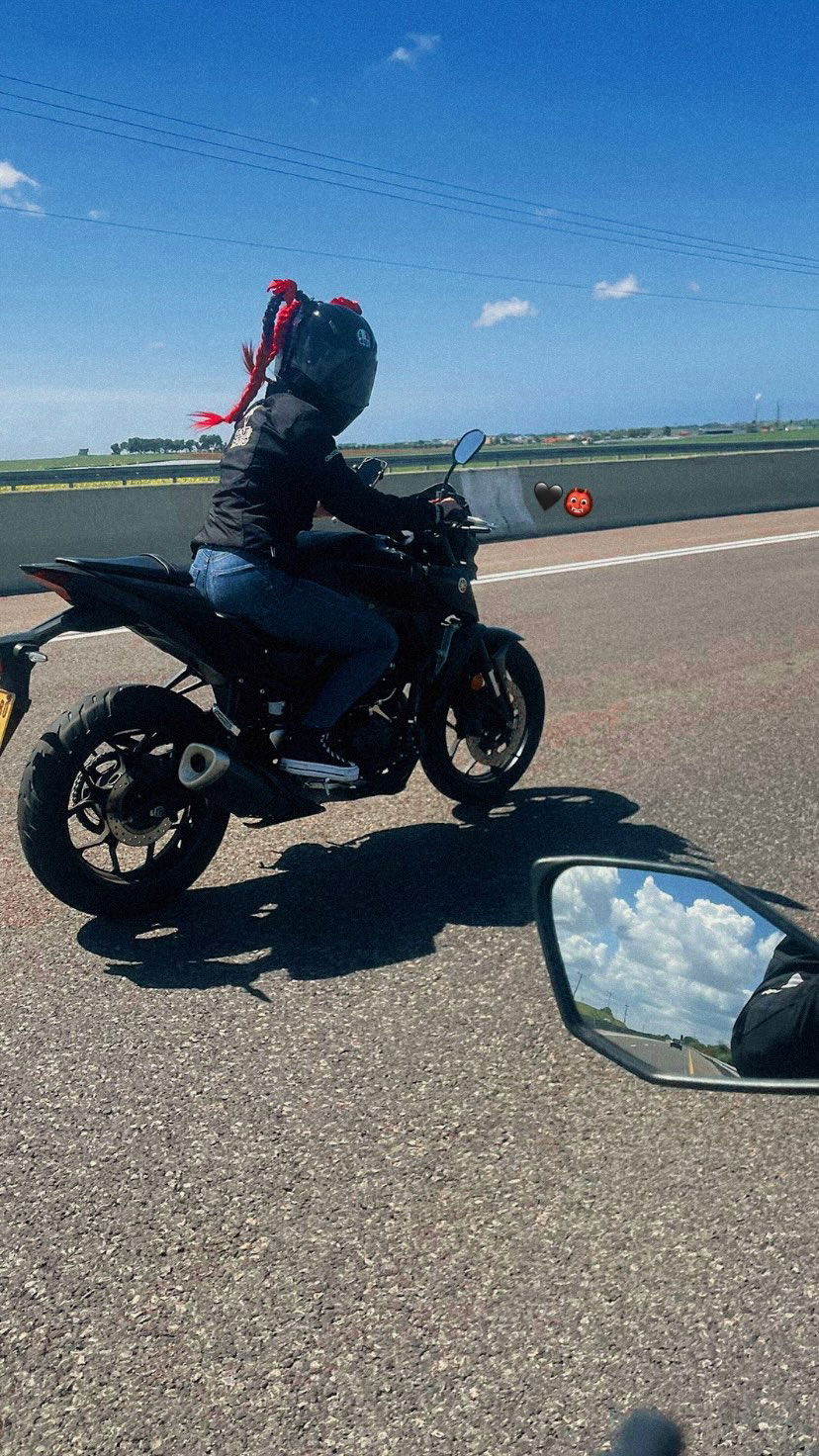 shanidahan7 instagram image archive image