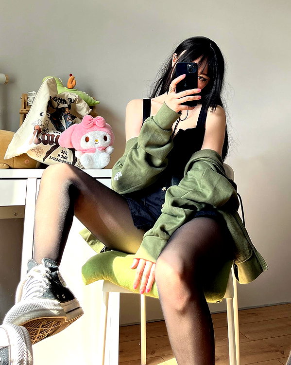 cyberkitty_____ instagram image archive image