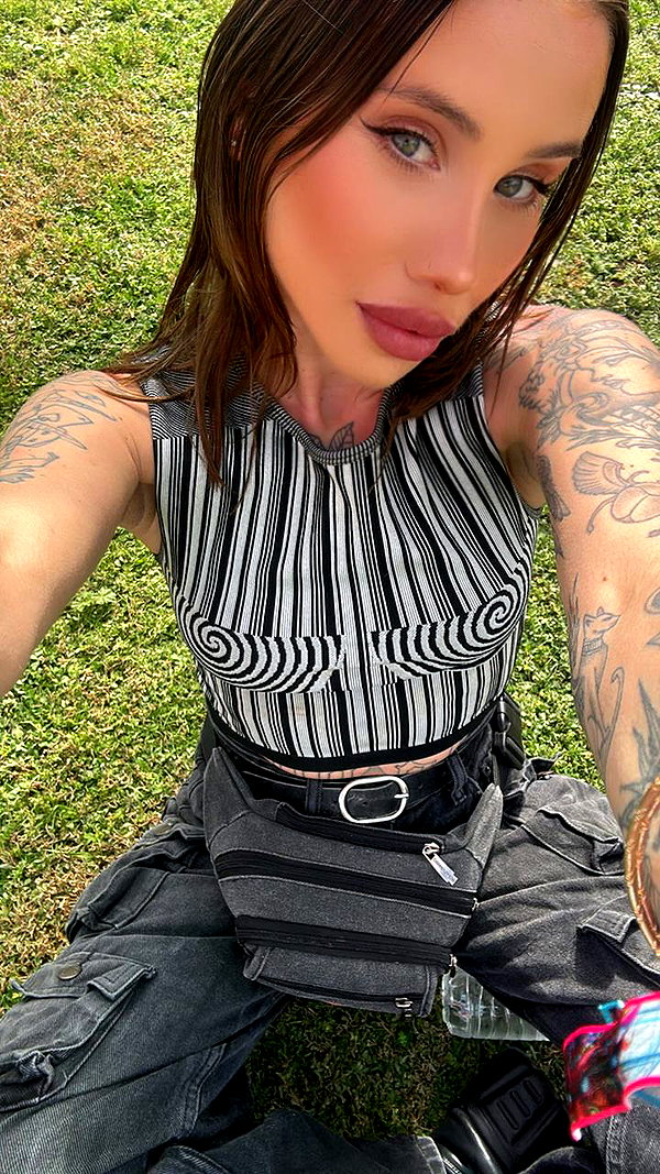 everyonelovessi instagram image archive image