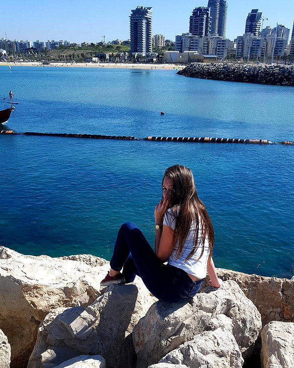 karina_vusiker instagram image archive image