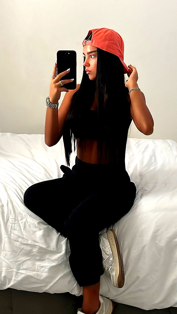 korin.lahiani instagram image archive image