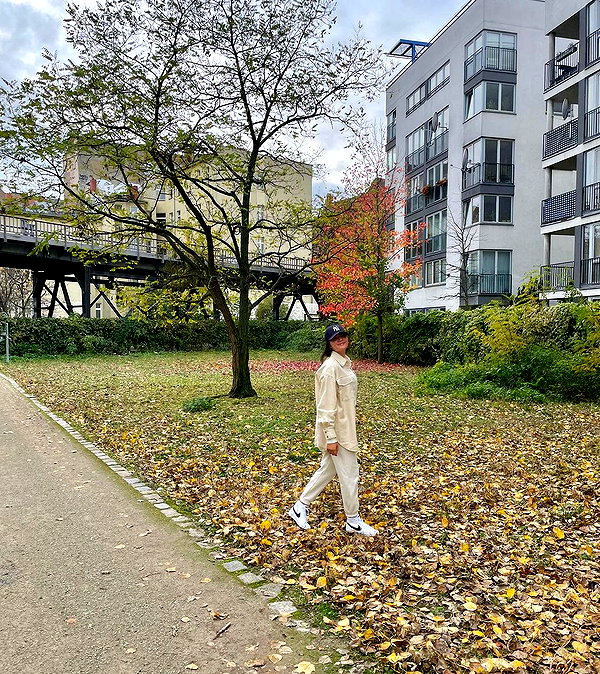 lian.gur instagram image archive image