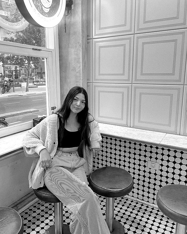 lian.gur instagram image archive image