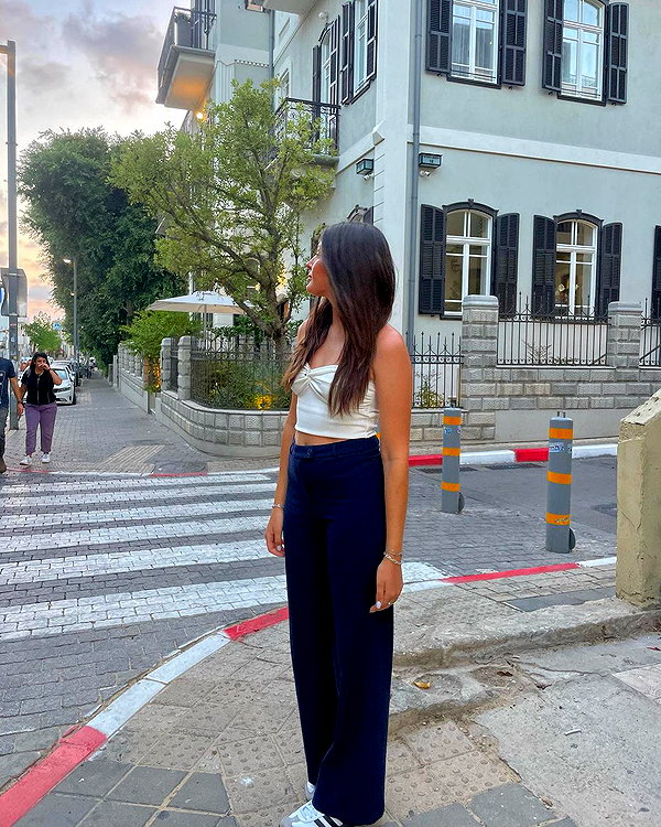 lian.gur instagram image archive image