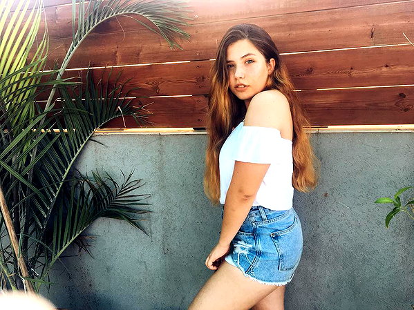 nnicole.gold instagram image archive image