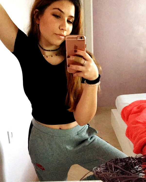 nnicole.gold instagram image archive image