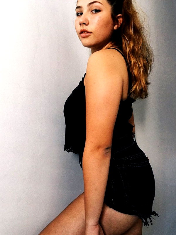 nnicole.gold instagram image archive image