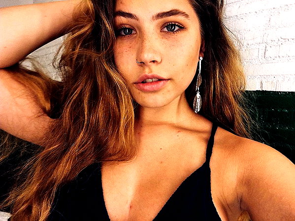 nnicole.gold instagram image archive image