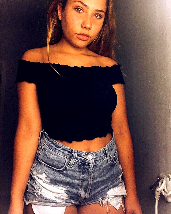 nnicole.gold instagram image archive image