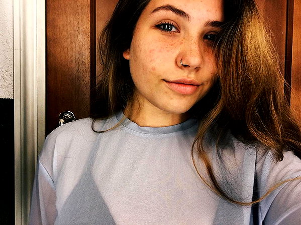 nnicole.gold instagram image archive image