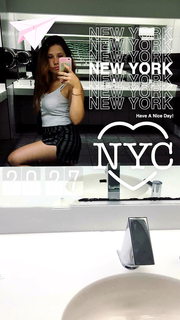 nnicole.gold instagram image archive image