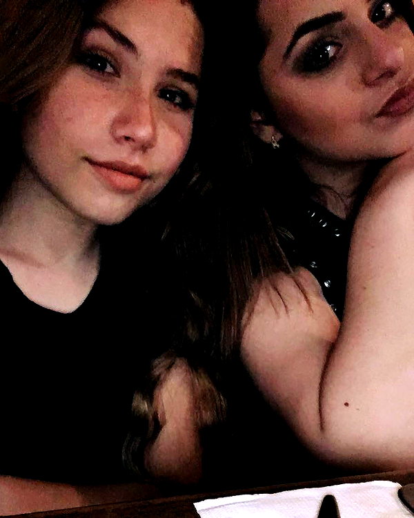 nnicole.gold instagram image archive image