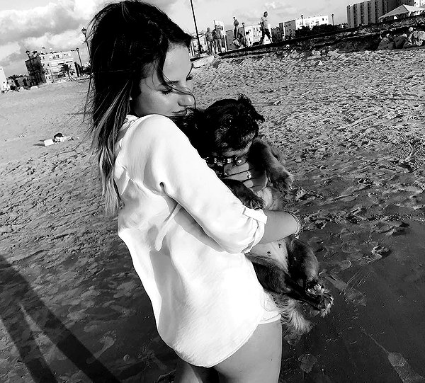 roni_ackerman instagram image archive image