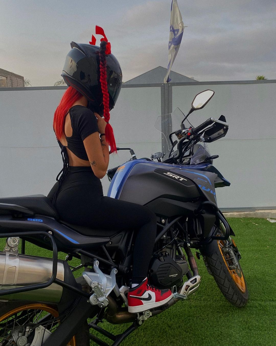 shanidahan7 instagram image archive image