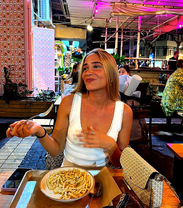 shellydekel instagram image archive image
