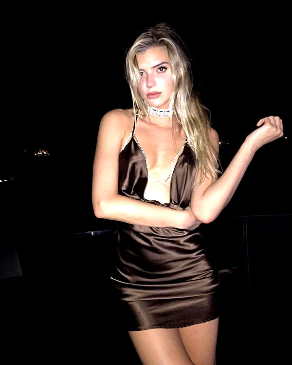 alissaviolet instagram image archive image